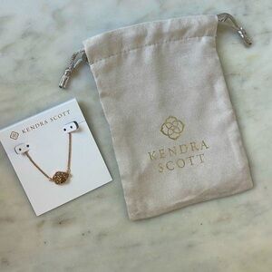 KENDRA SCOTT WITH TAGS BRAND NEW. ROSE GOLD NECKLACE
